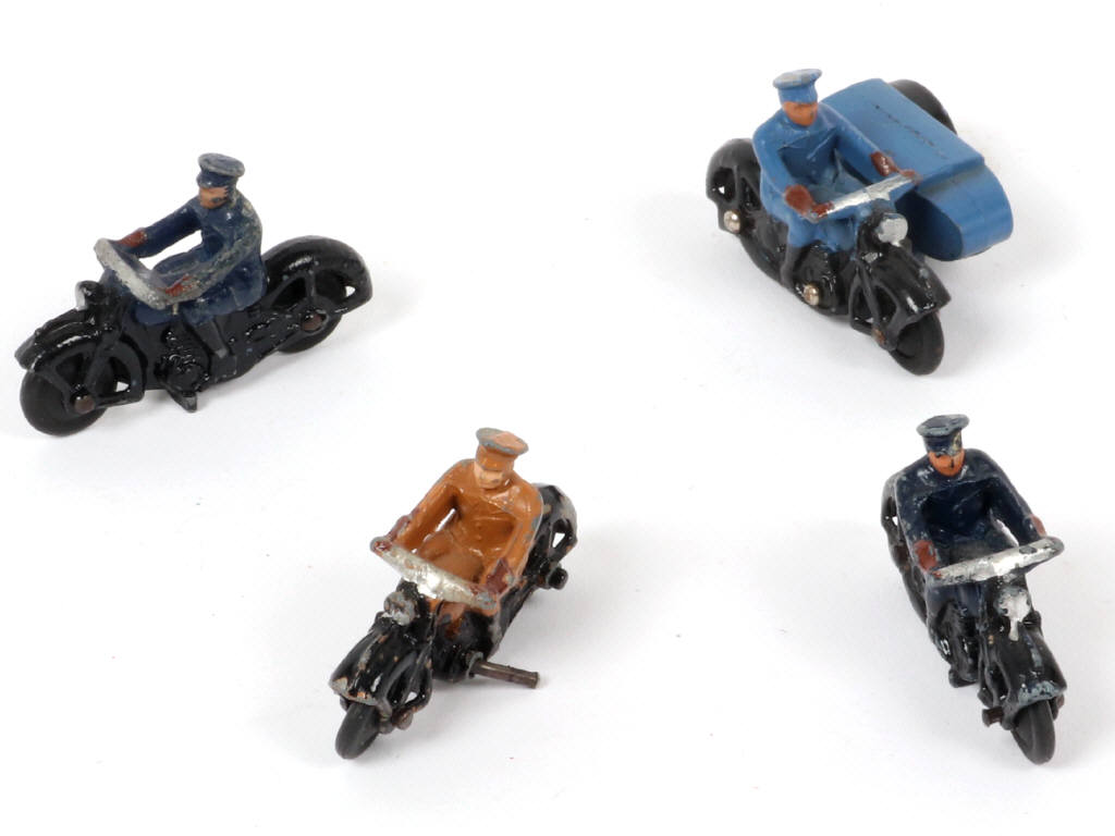 Lot 184 - DINKY TOYS (GB) (4)