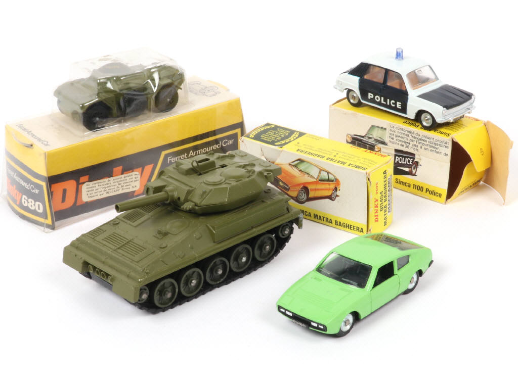 Lot 253 - DINKY TOYS (FRANCE) (4)