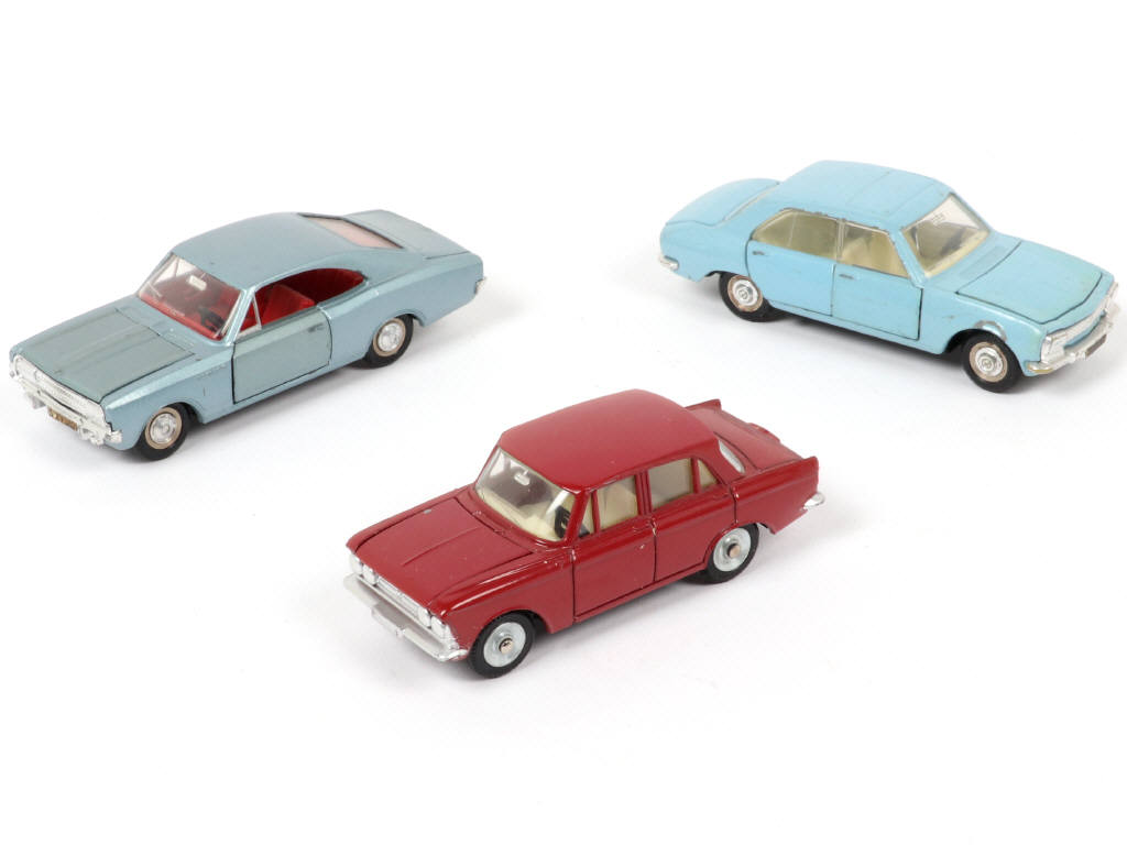 Lot 239 - DINKY TOYS (FRANCE) (3)