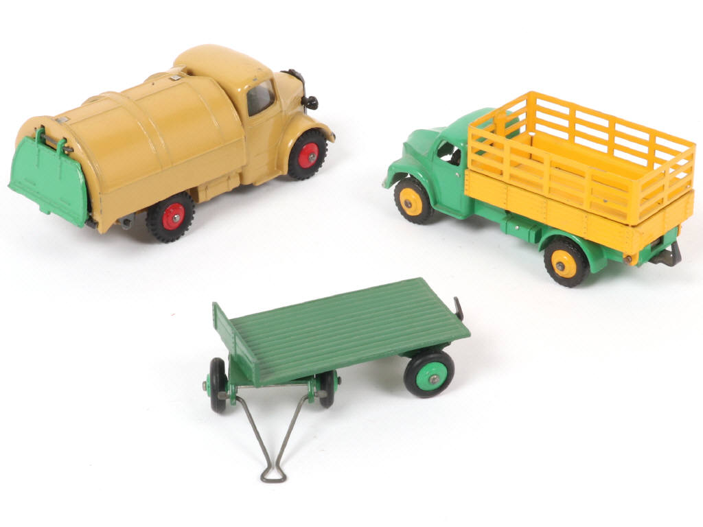 Lot 179 - DINKY TOYS (GB) (3)