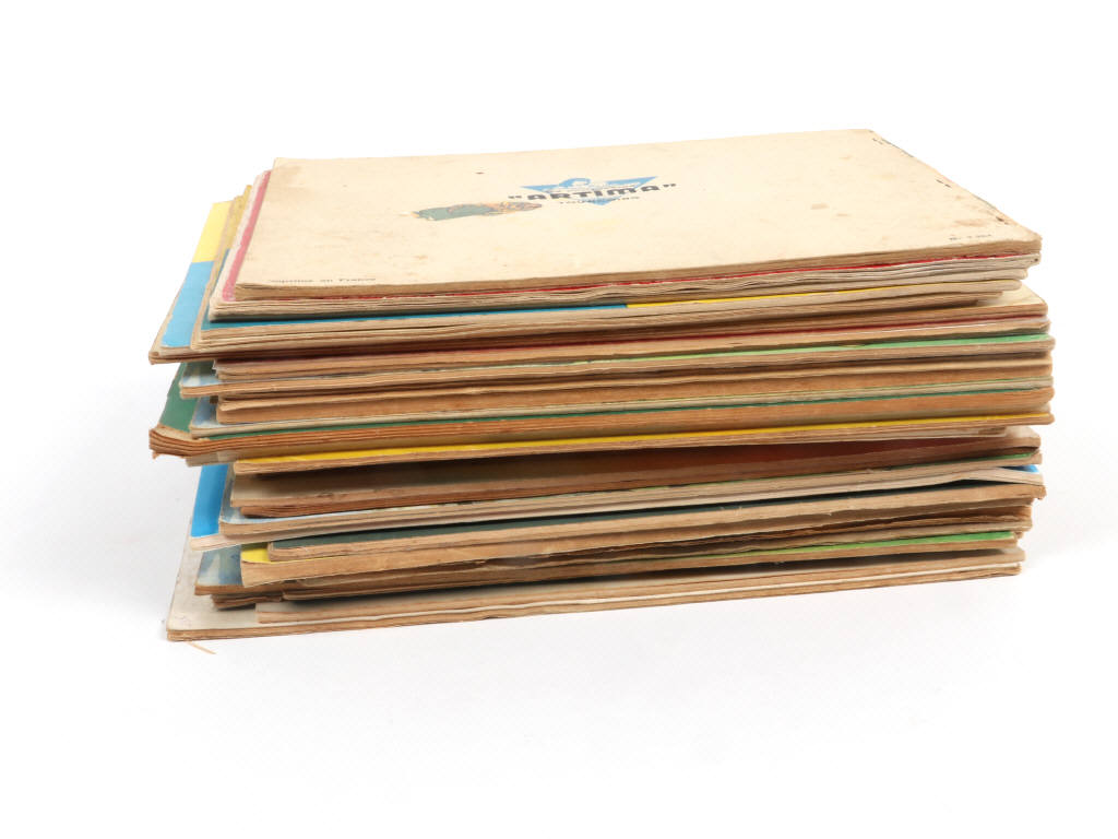 Lot 206 - DIVERS (33)