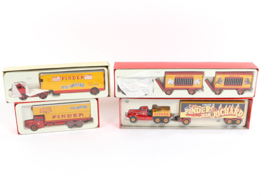 Lot 177 - CORGI TOYS (GB) (4)