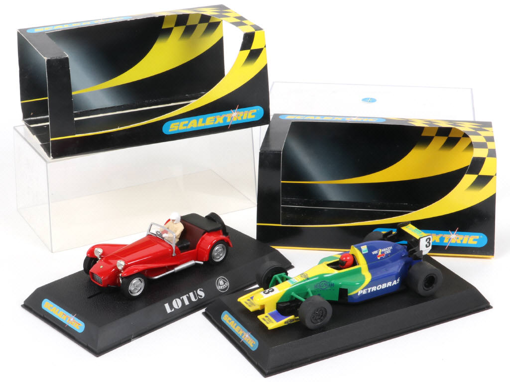 Lot 11 - SCALEXTRIC (GB) (2)