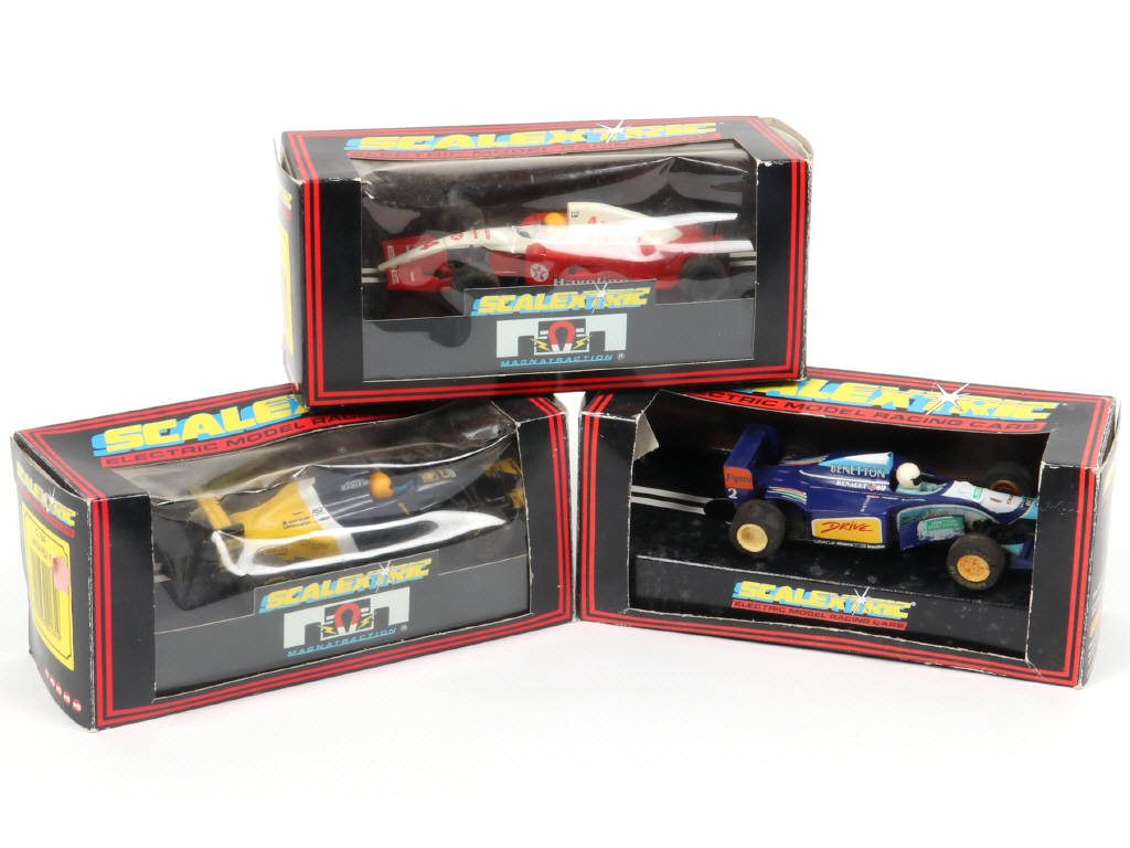 Lot 14 - SCALEXTRIC (GB) (3)