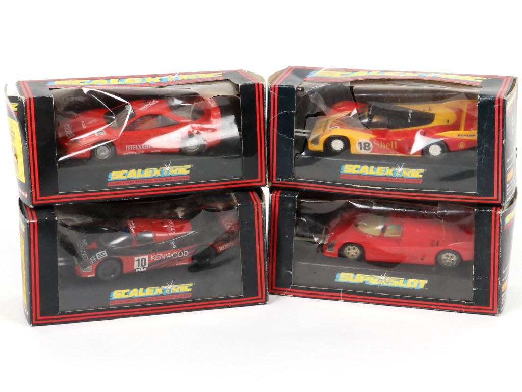 Lot 17 - SCALEXTRIC (GB) (4)
