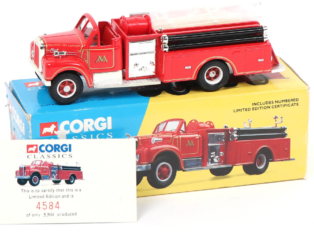 Lot 156 - EDITIONS HACHETTE (FRANCE) (10)