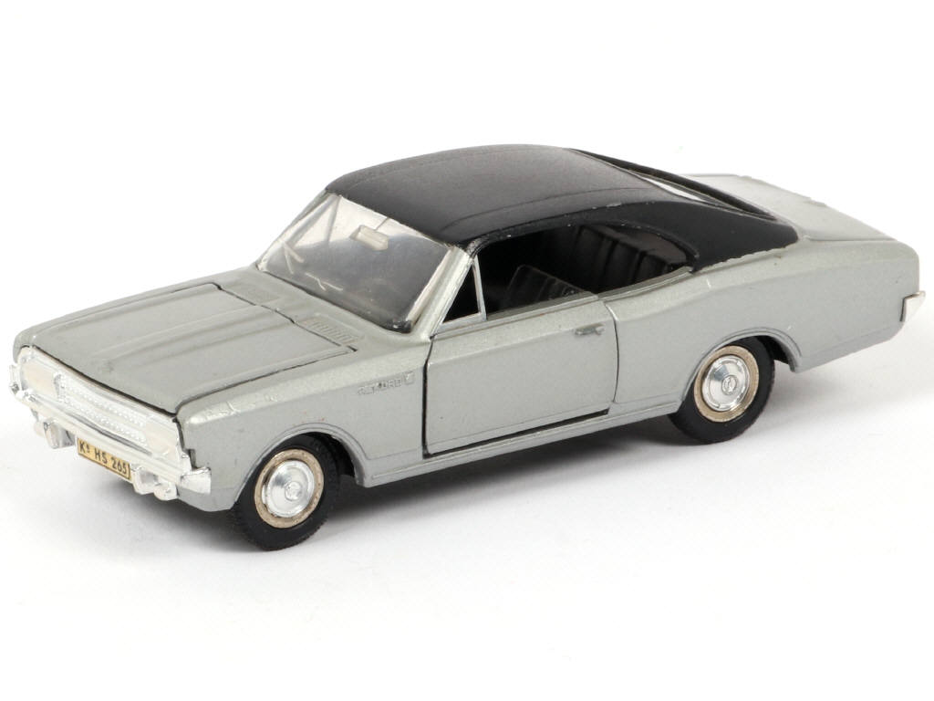 Lot 451 - DINKY TOYS (FRANCE) (1)