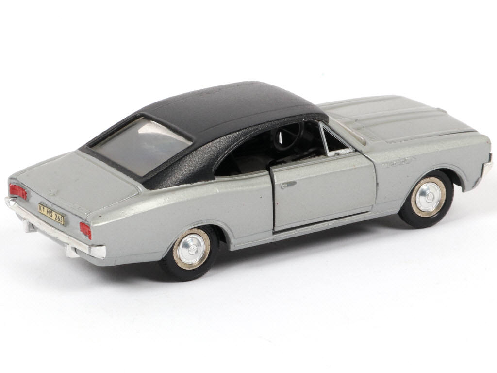 Lot 451 - DINKY TOYS (FRANCE) (1)