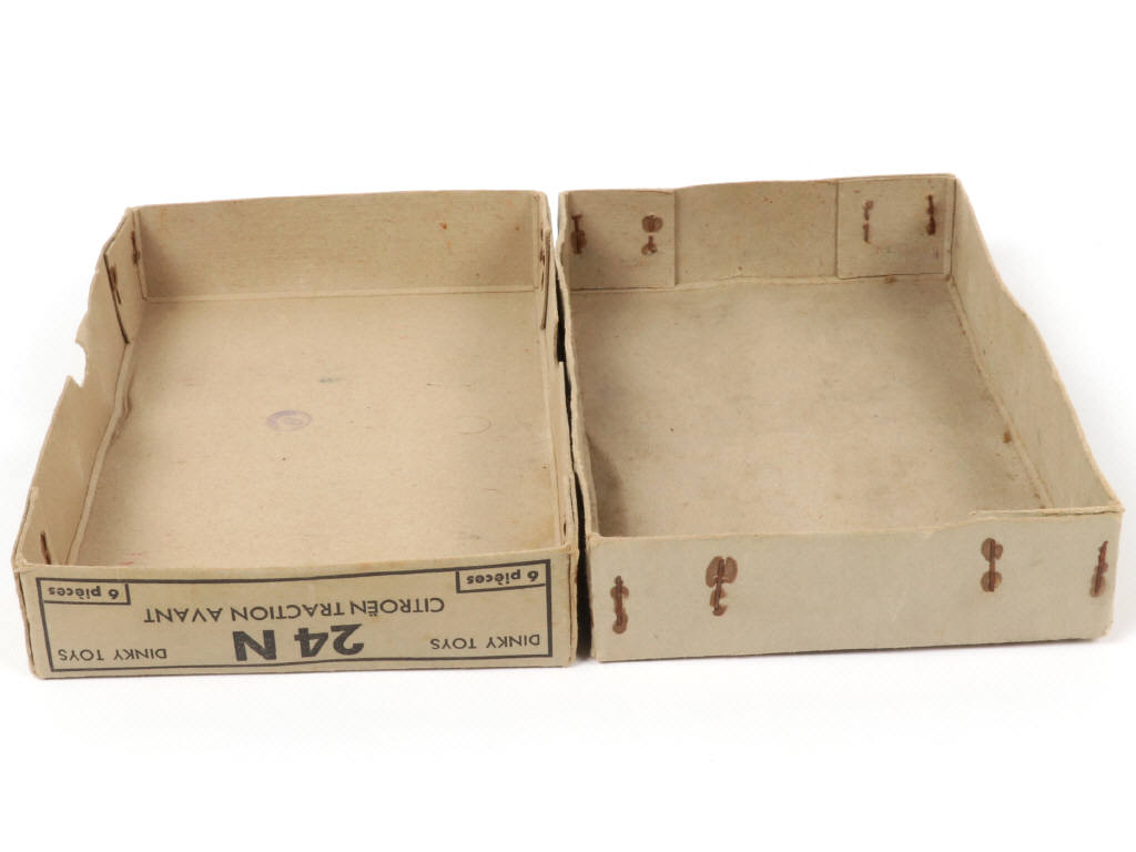 Lot 448 - DINKY TOYS (FRANCE) (1)