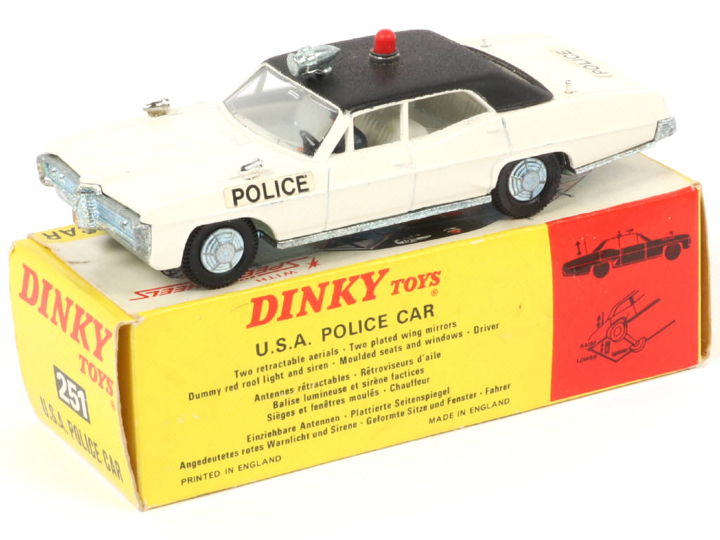 Lot 565 - DINKY TOYS (GB) (1)