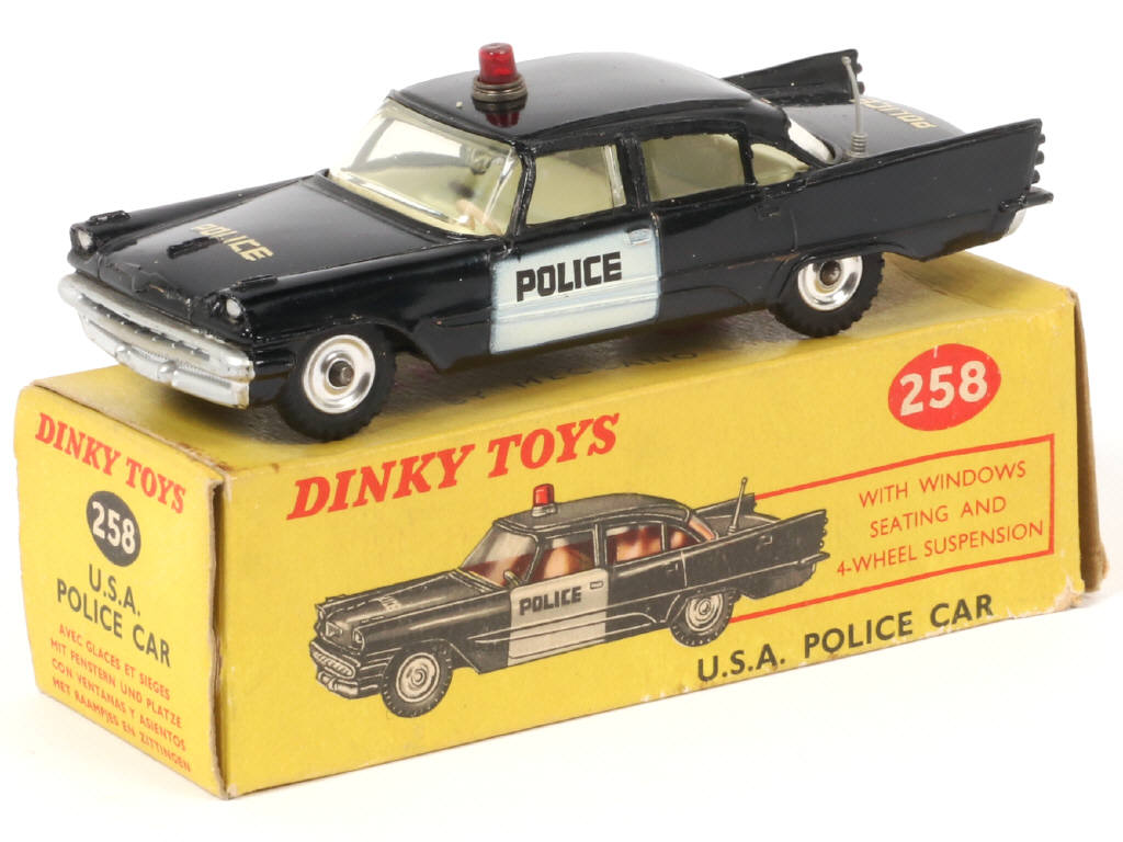 Lot 570 - DINKY TOYS (GB) (1)
