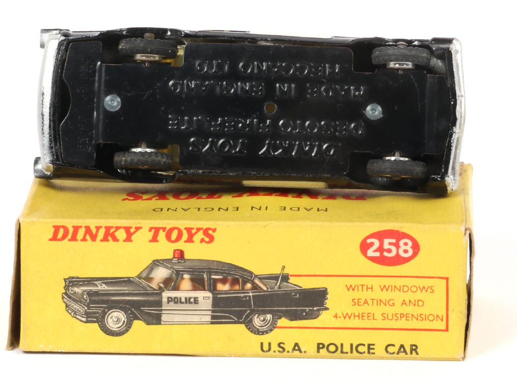 Lot 570 - DINKY TOYS (GB) (1)