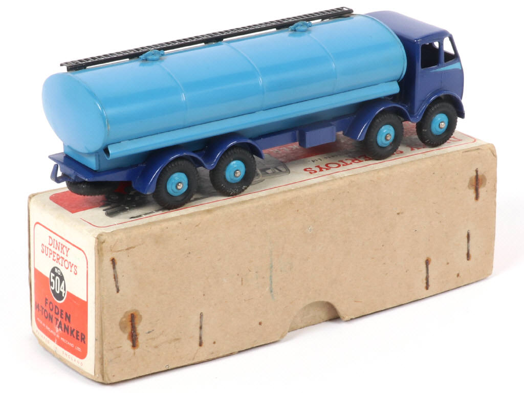 Lot 593 - DINKY TOYS (GB) (1)