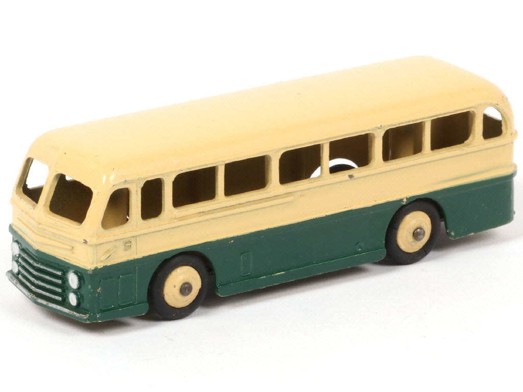 Lot 589 - DINKY TOYS (GB) (1)