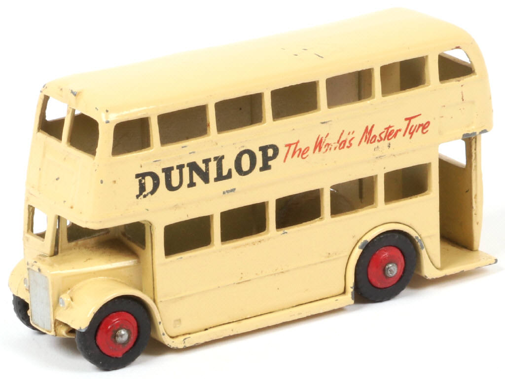 Lot 590 - DINKY TOYS (GB) (1)