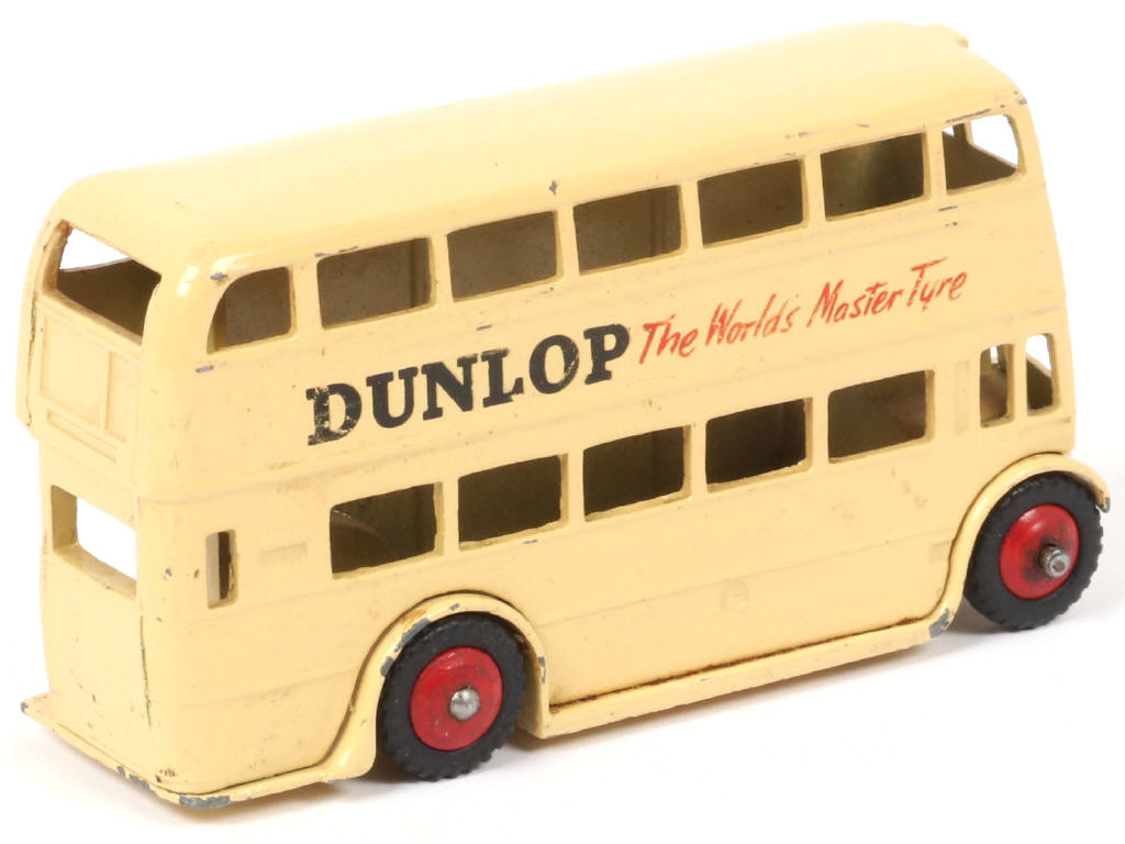 Lot 590 - DINKY TOYS (GB) (1)