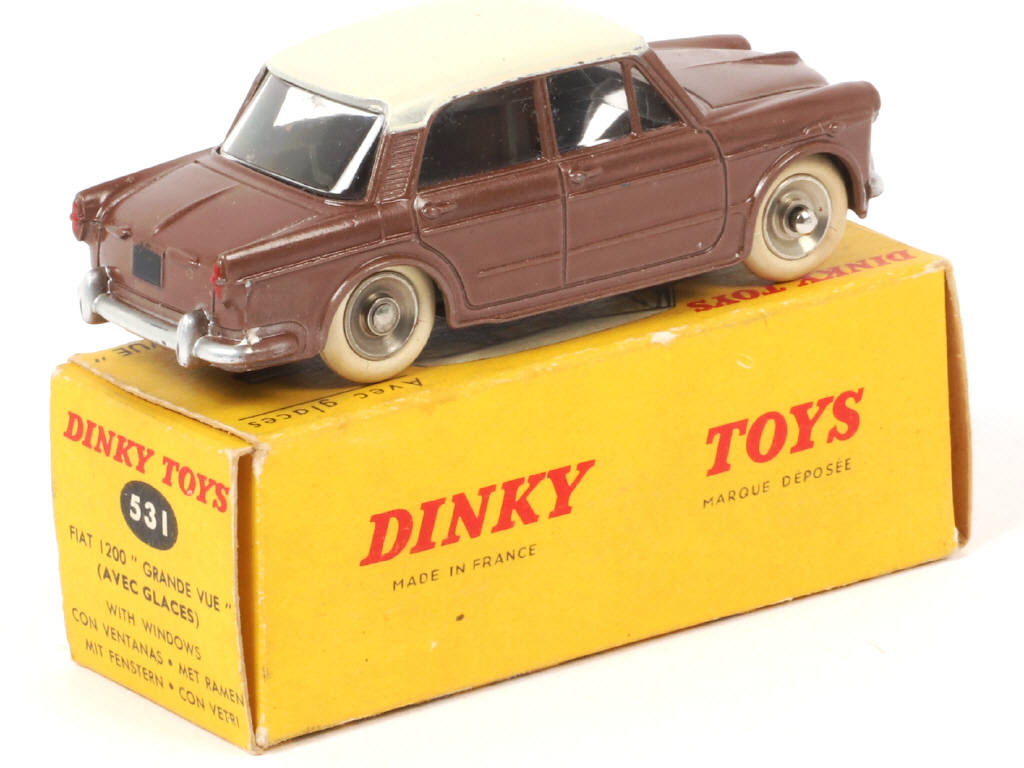 Lot 481 - DINKY TOYS (FRANCE) (1)
