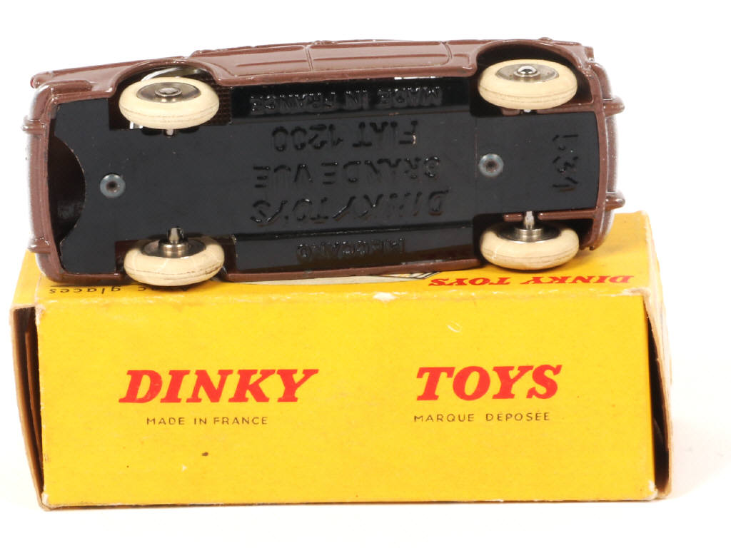 Lot 481 - DINKY TOYS (FRANCE) (1)