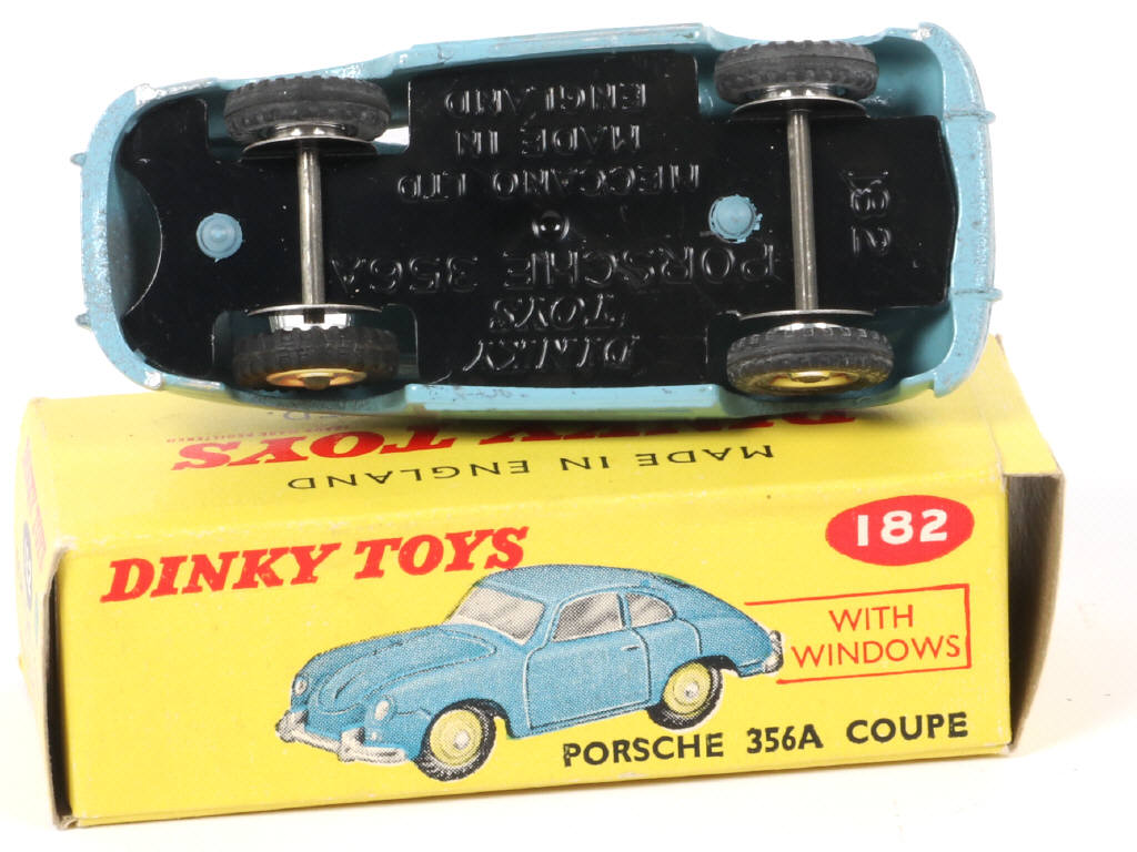 Lot 550 - DINKY TOYS (GB) (1)
