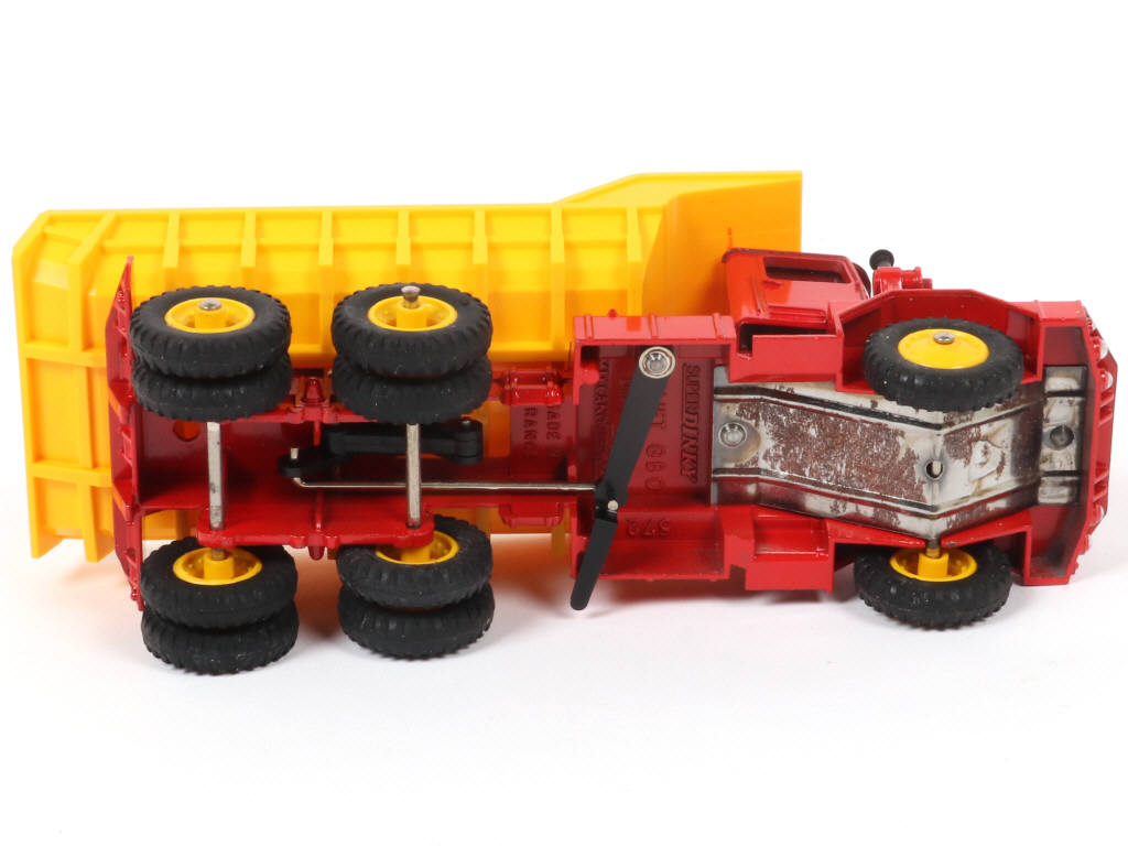 Lot 531 - DINKY TOYS (FRANCE) (1)