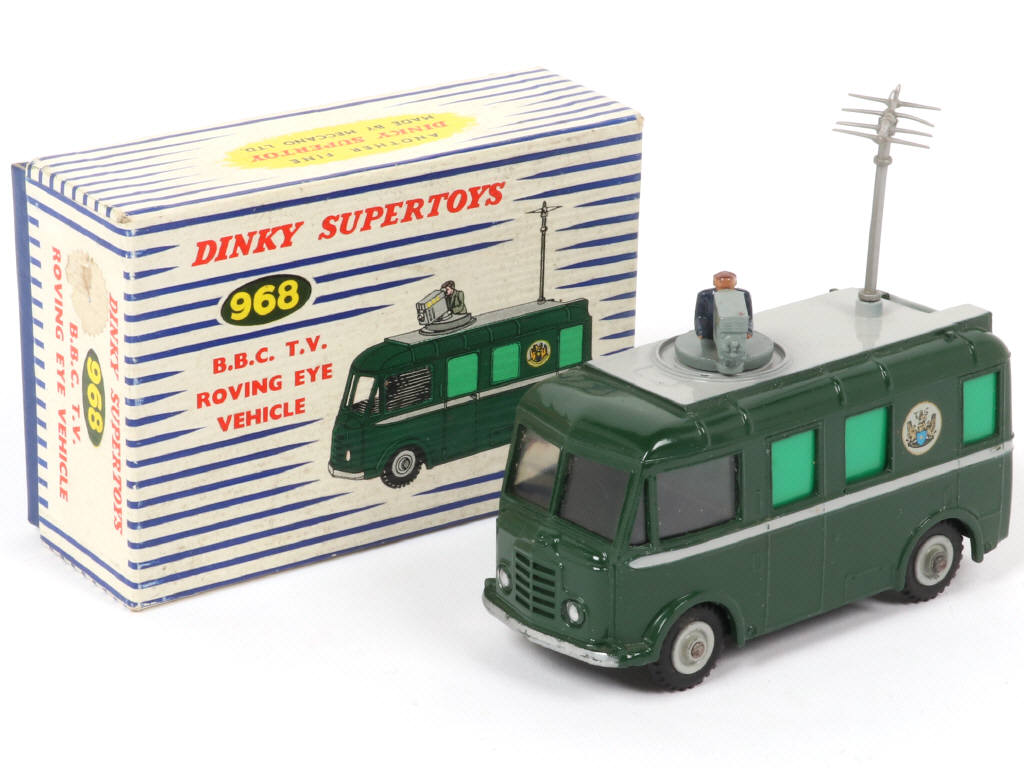 Lot 600 - DINKY TOYS (GB) (1)