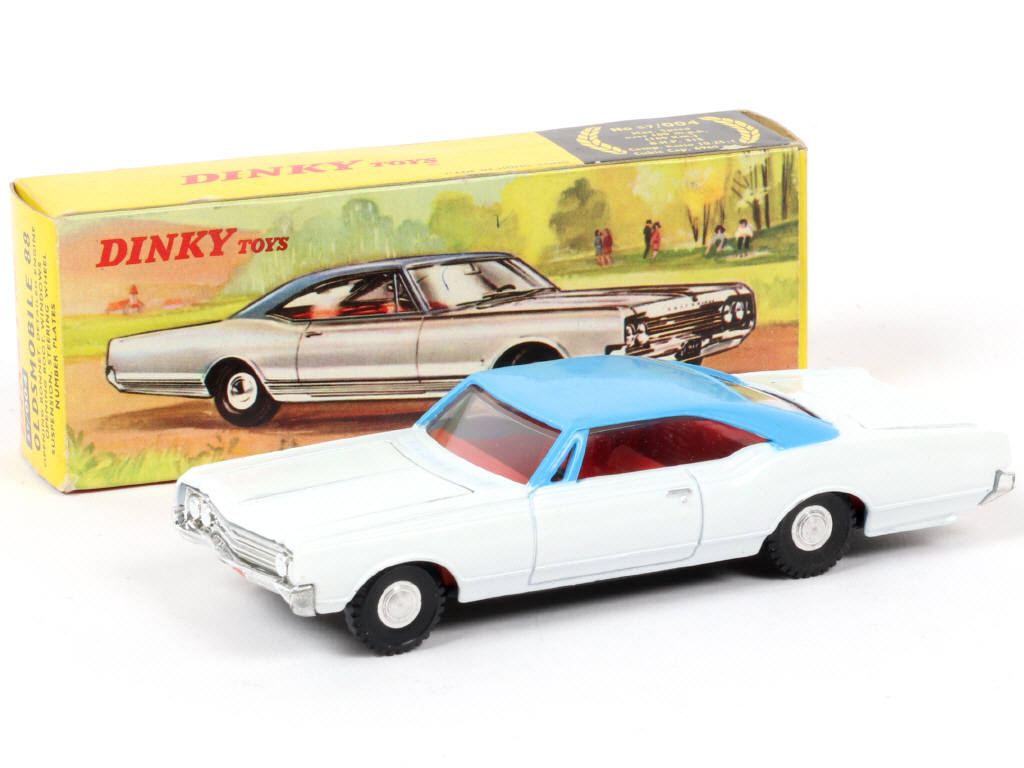 Lot 576 - DINKY TOYS (GB) (1)