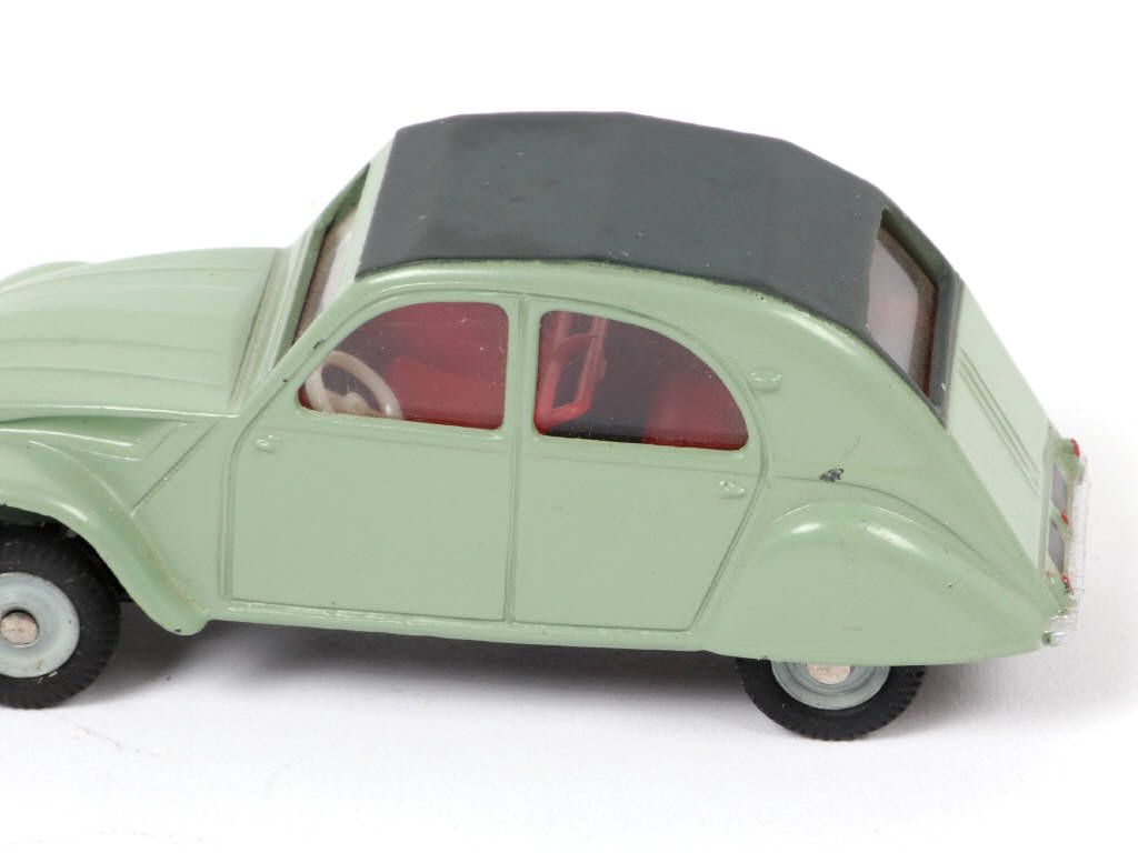 Lot 491 - DINKY TOYS (FRANCE) (1)