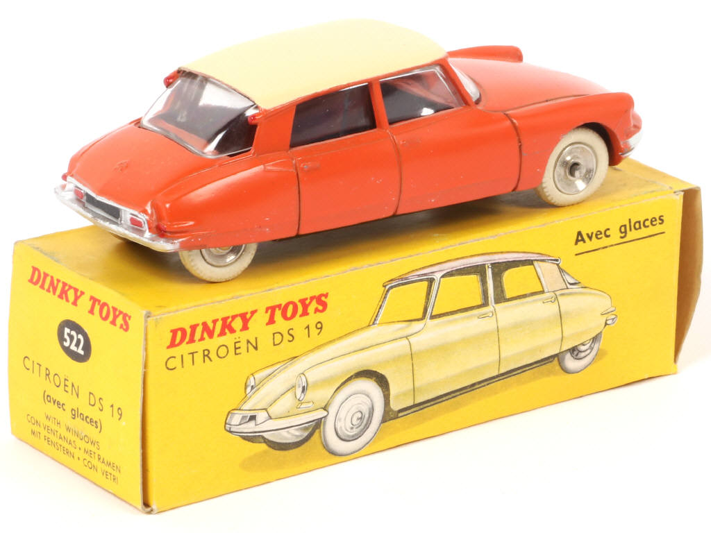 Lot 463 - DINKY TOYS (FRANCE) (1)