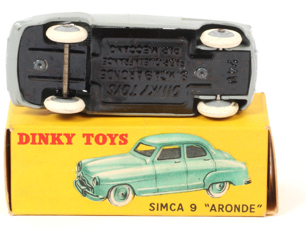 Lot 469 - DINKY TOYS (FRANCE) (1)
