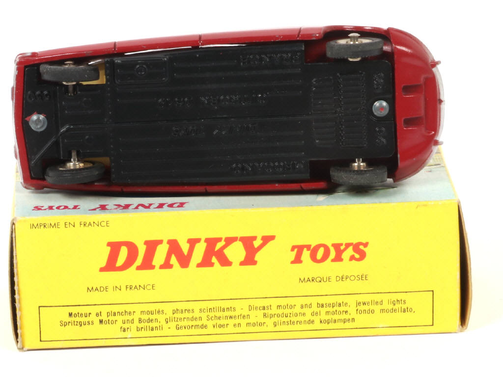 Lot 464 - DINKY TOYS (FRANCE) (1)