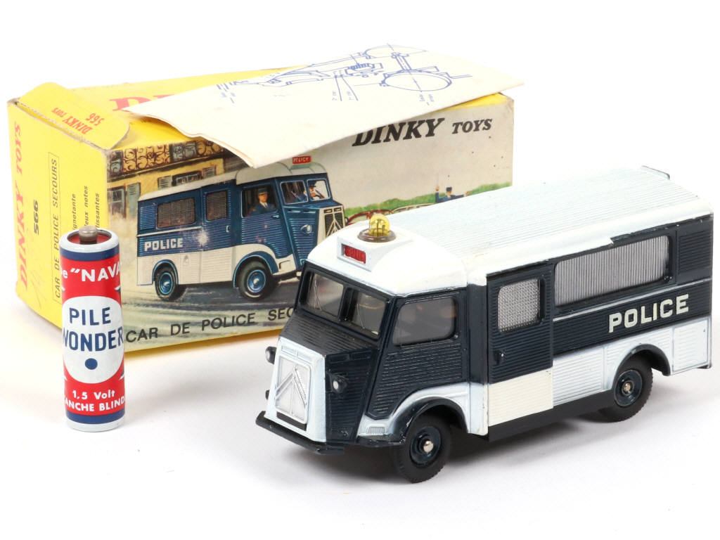 Lot 528 - DINKY TOYS (FRANCE) (1)
