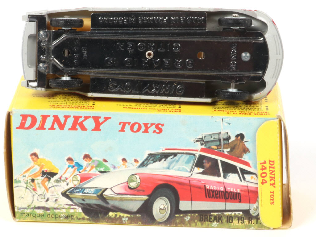 Lot 465 - DINKY TOYS (FRANCE) (1)