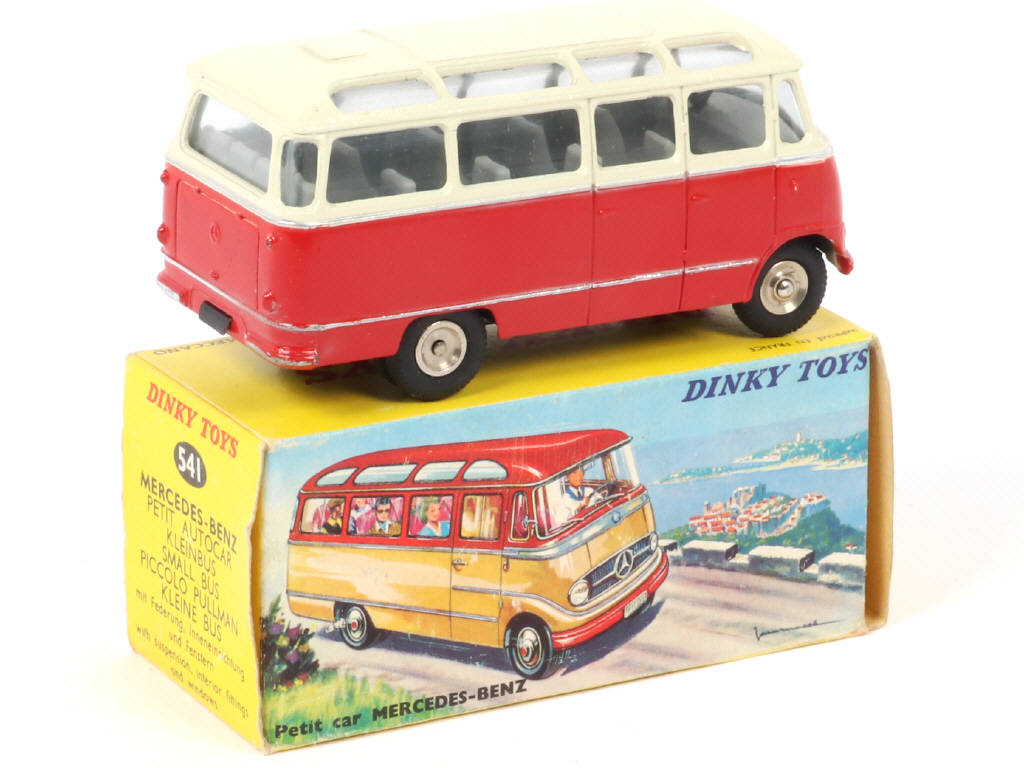 Lot 525 - DINKY TOYS (FRANCE) (1)
