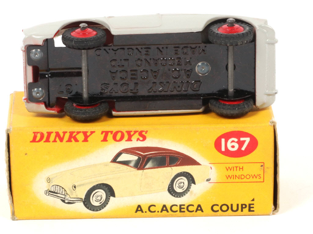 Lot 542 - DINKY TOYS (GB) (1)