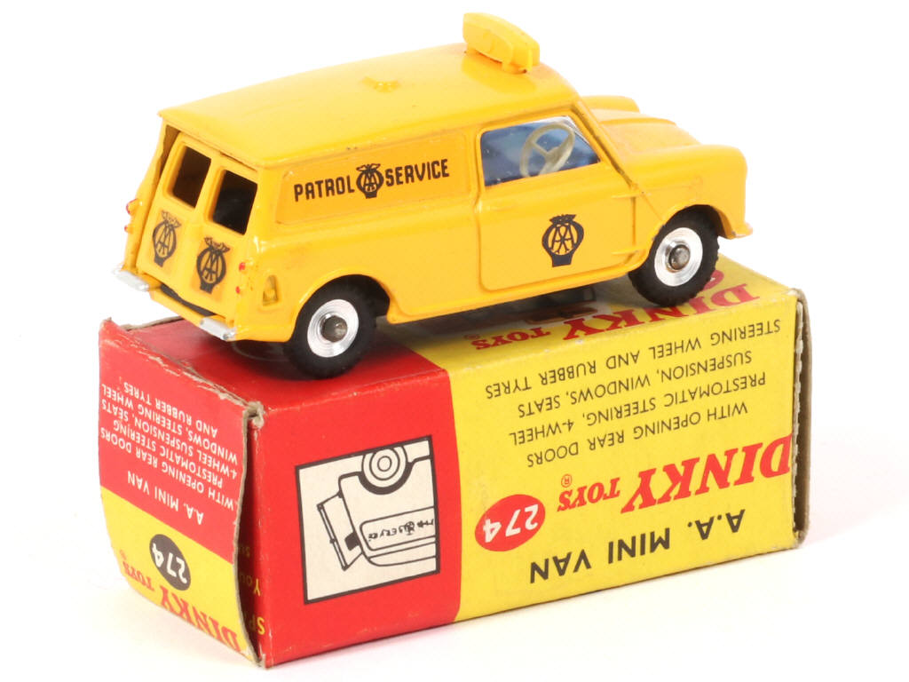 Lot 562 - DINKY TOYS (GB) (1)