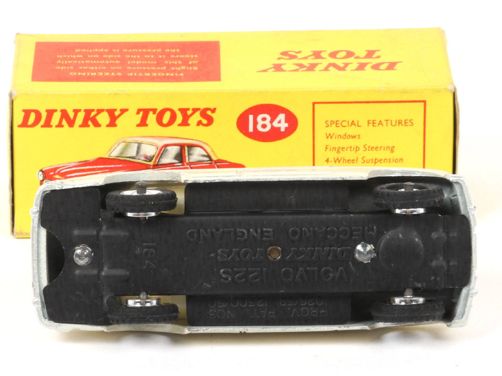 Lot 551 - DINKY TOYS (GB) (1)