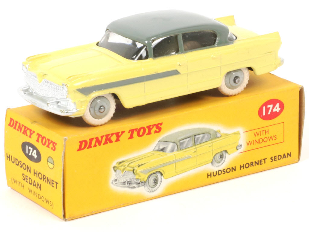 Lot 548 - DINKY TOYS (GB) (1)