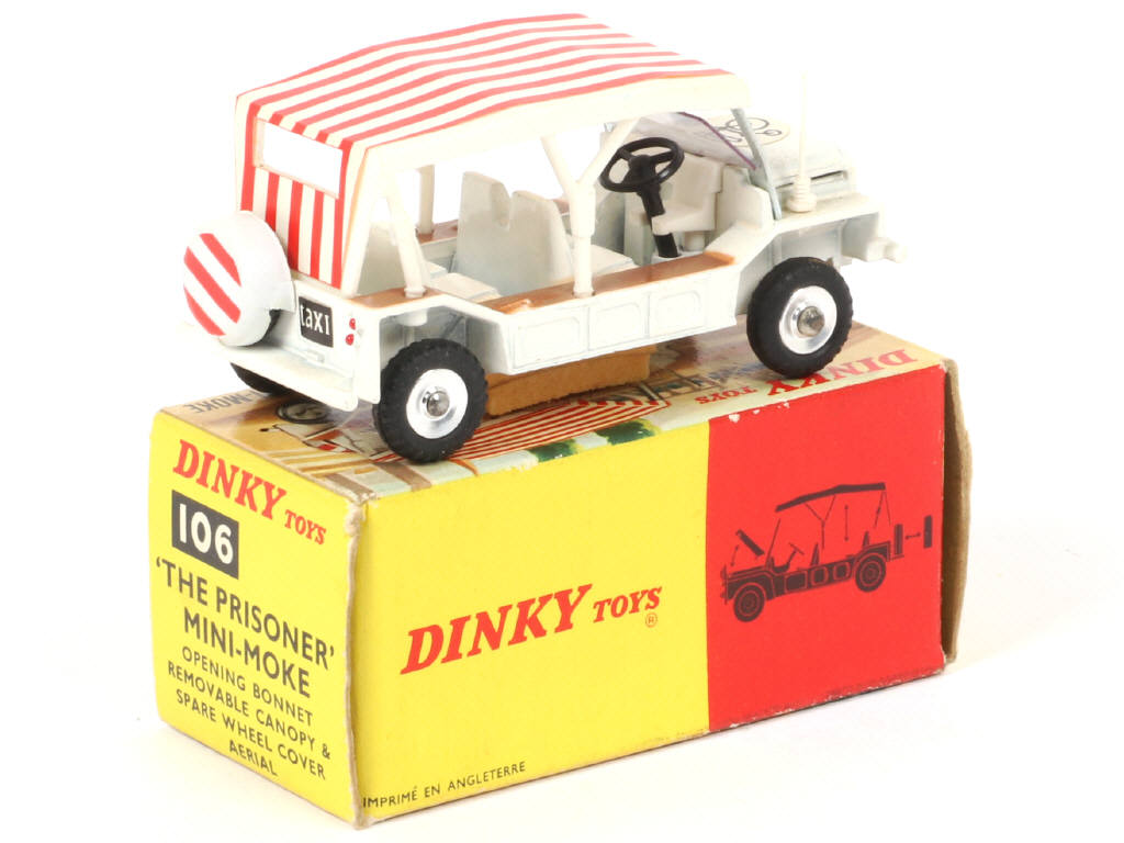 Lot 560 - DINKY TOYS (GB) (1)