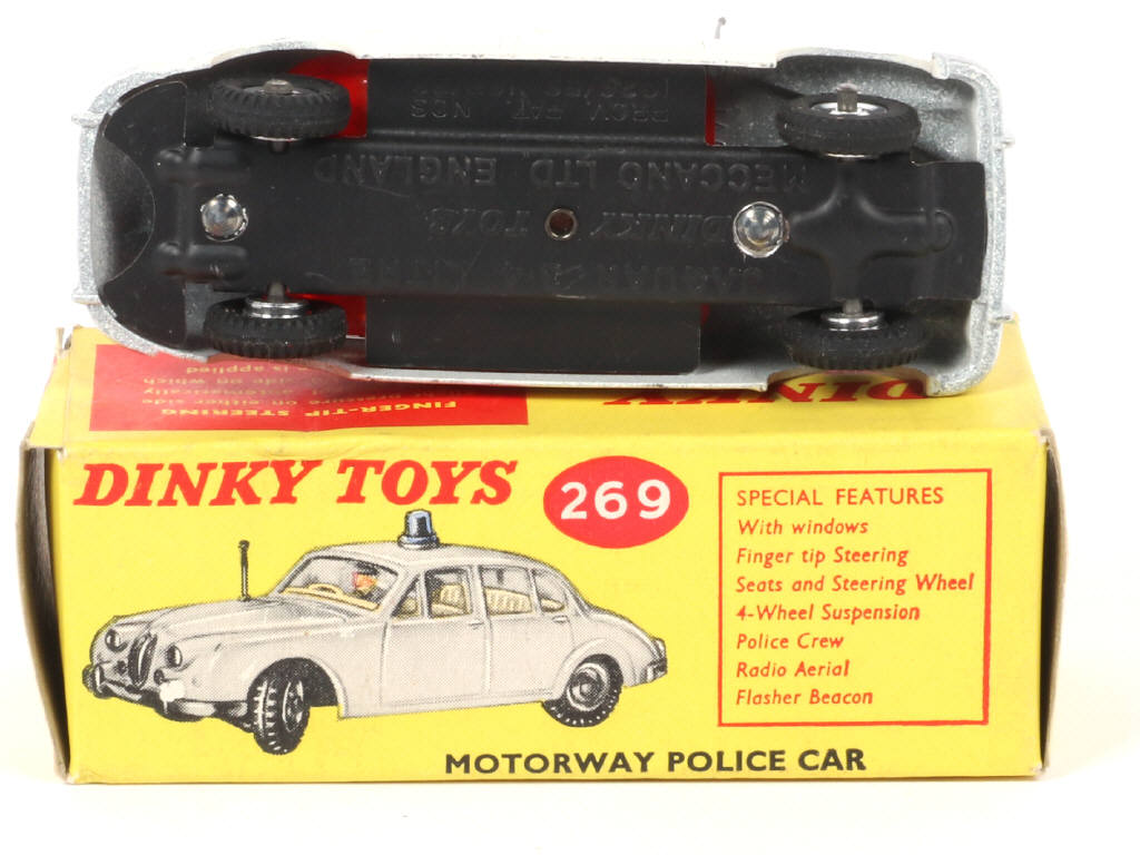 Lot 575 - DINKY TOYS (GB) (1)