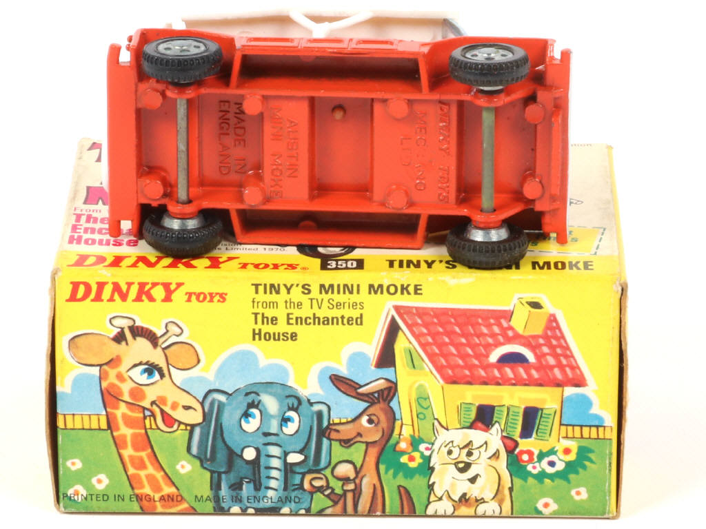 Lot 561 - DINKY TOYS (GB) (1)