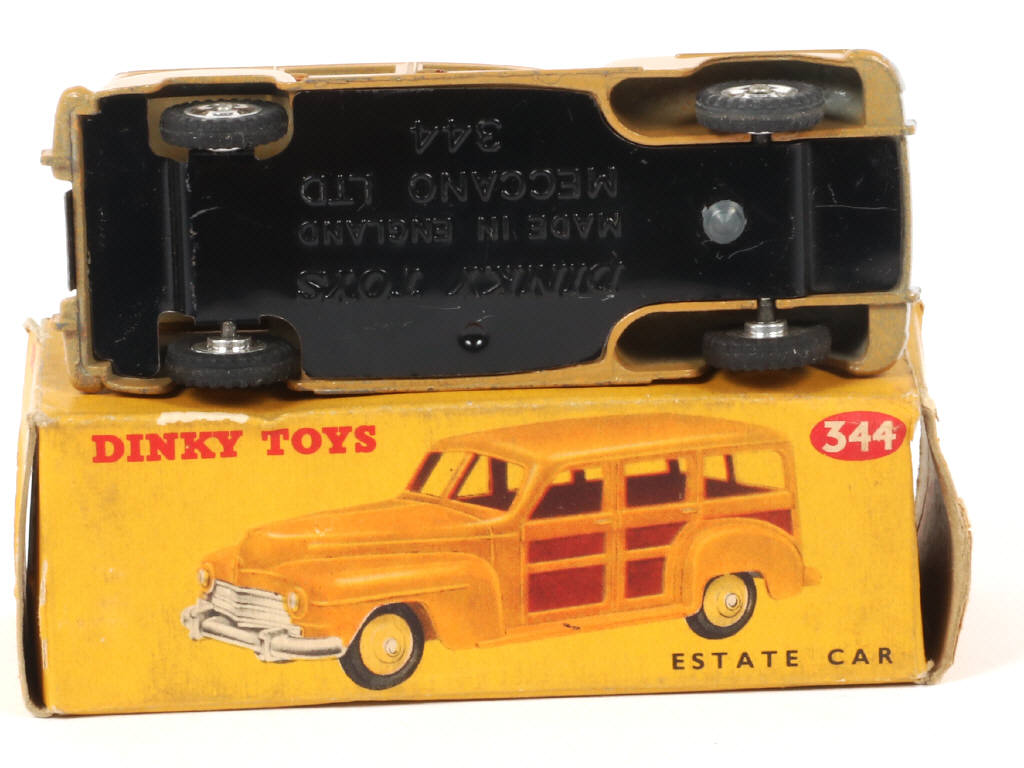 Lot 546 - DINKY TOYS (GB) (1)