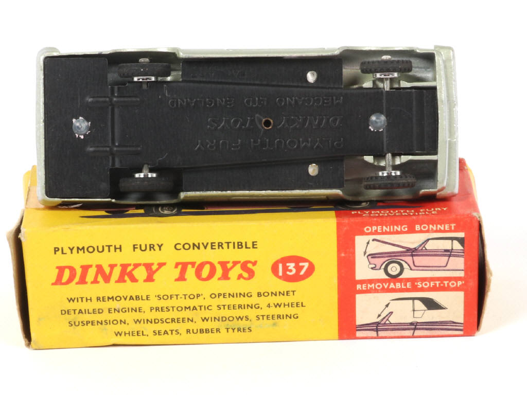 Lot 555 - DINKY TOYS (GB) (1)