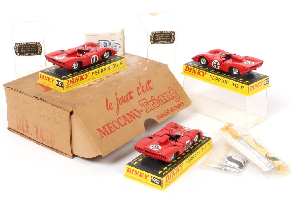 Lot 521 - DINKY TOYS (FRANCE) (4)