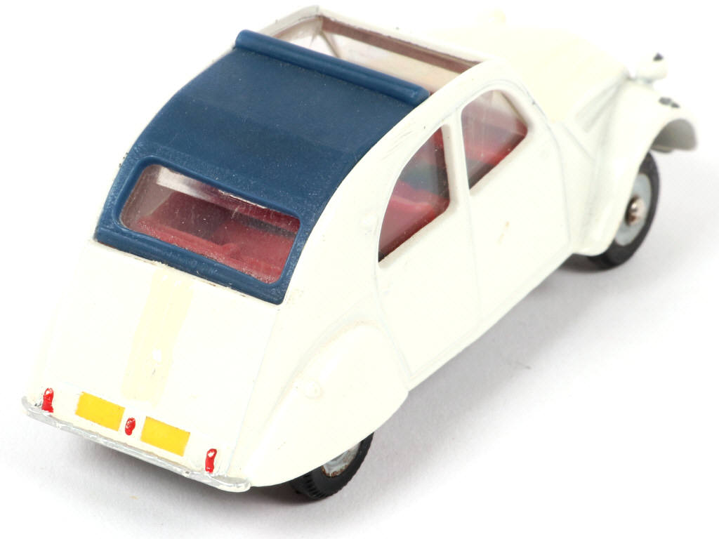 Lot 452 - DINKY TOYS (FRANCE) (1)