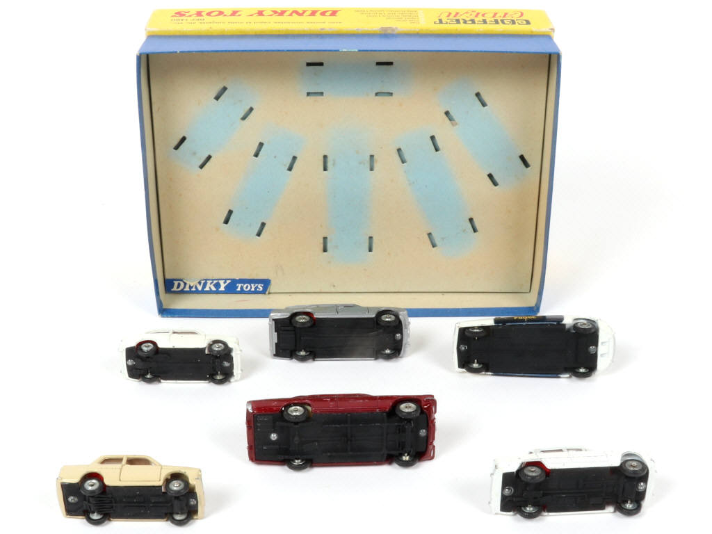 Lot 450 - DINKY TOYS (FRANCE) (7)