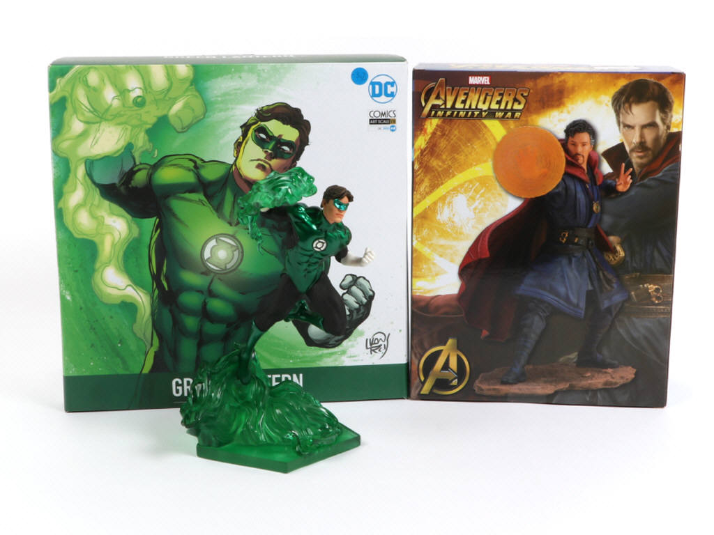 Lot 184 - DIVERS (2)