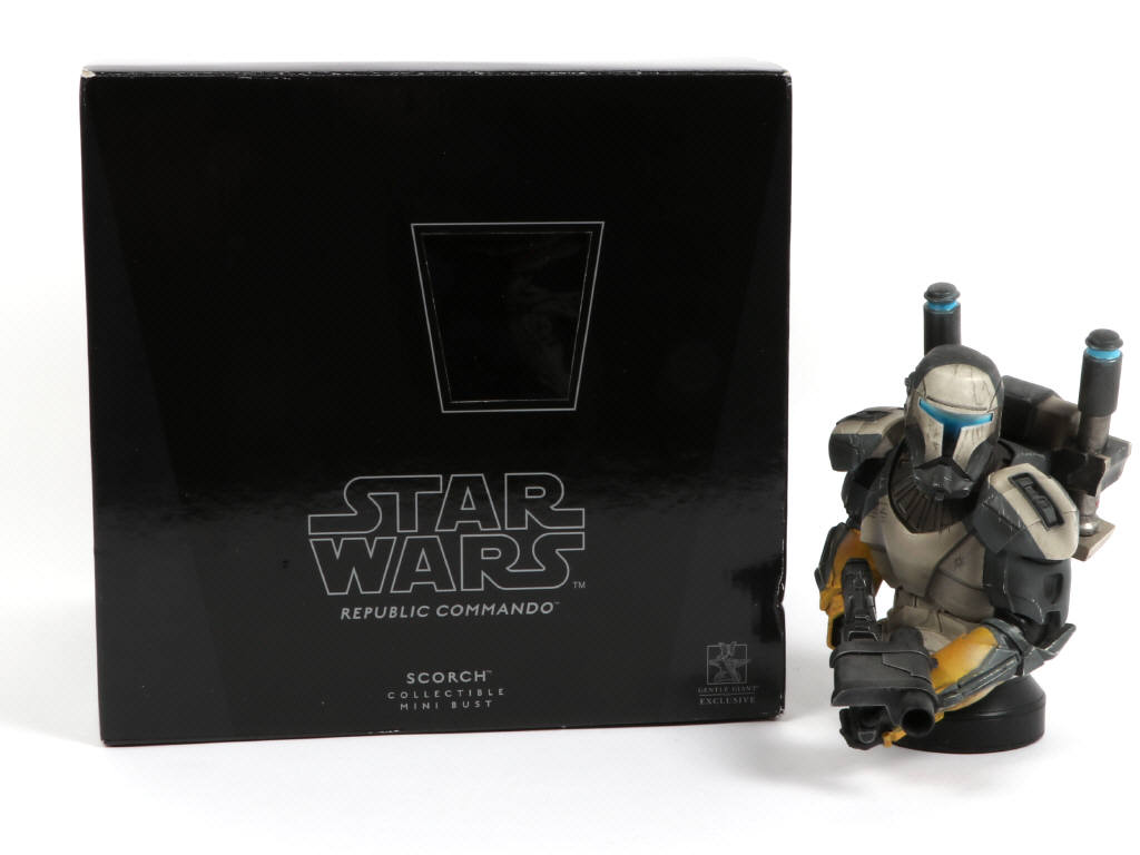 Lot 256 - GENTLE GIANT (CHINE) (1)