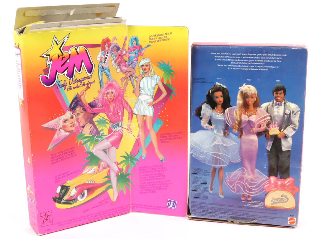 Lot 275 - DIVERS (3)