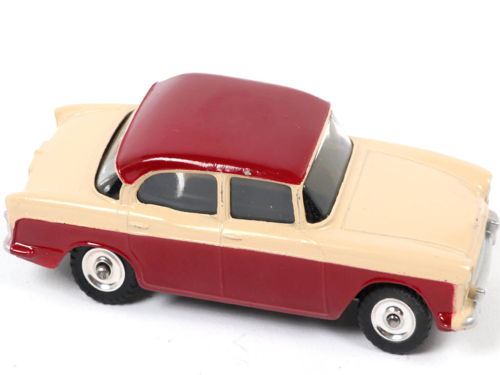 Lot 270 - DINKY TOYS (GB) (1)