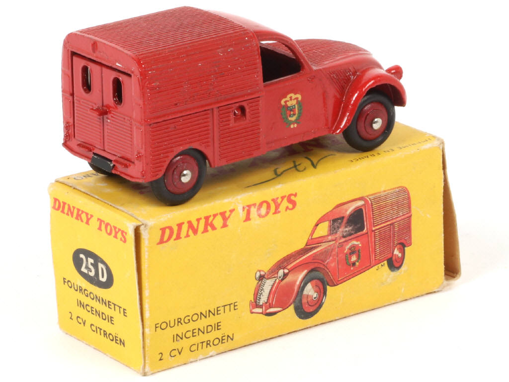 Lot 297 - DINKY TOYS (FRANCE) (1)